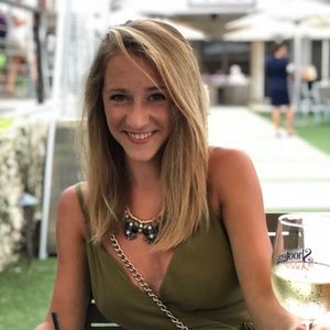 Meet your Posher, Laura